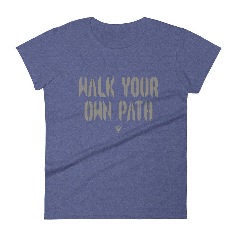 Carregue a imagem no visualizador da Galeria, Walk Your Own Path (camiseta feminina com gola redonda) Excelsior
